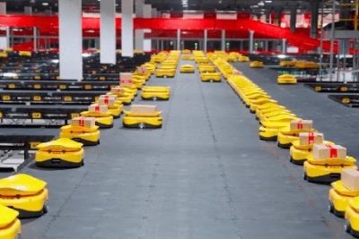 Việt Nam đưa robot tự hành vào chia chọn hàng hóa