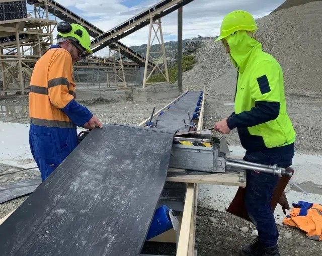 Dau Hieu Nhan Biet Can Thay The He Thong Bang Tai Moi (3)